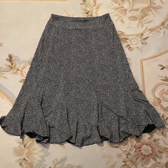 Liz Claiborne Dresses & Skirts - Medium flounce skirt black and cream